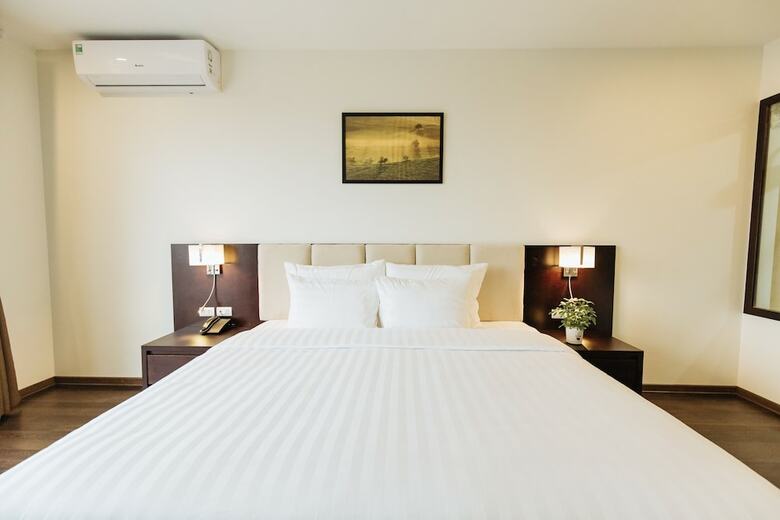 Paragon Noi Bai Hotel And Pool