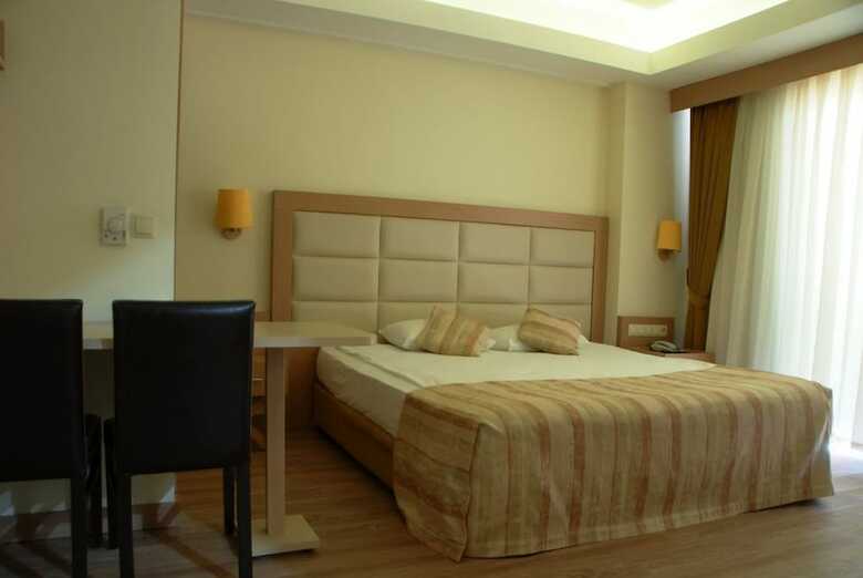 Hotel Palmet Beach Resort