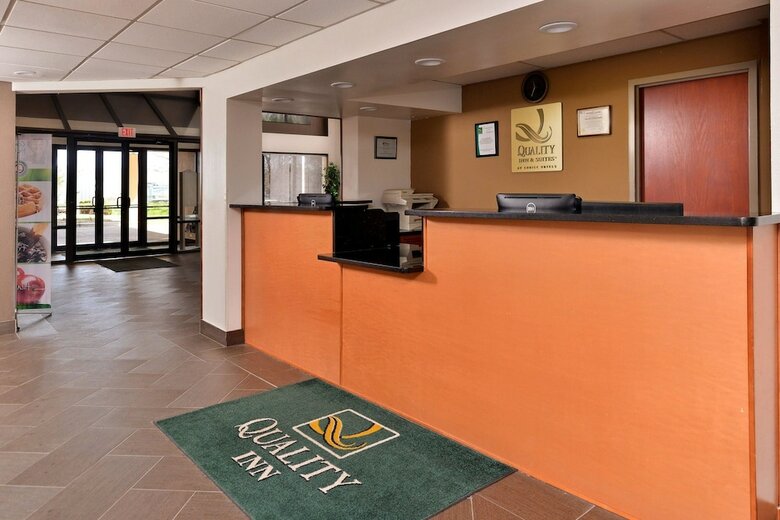 Hotel Quality Inn & Suites