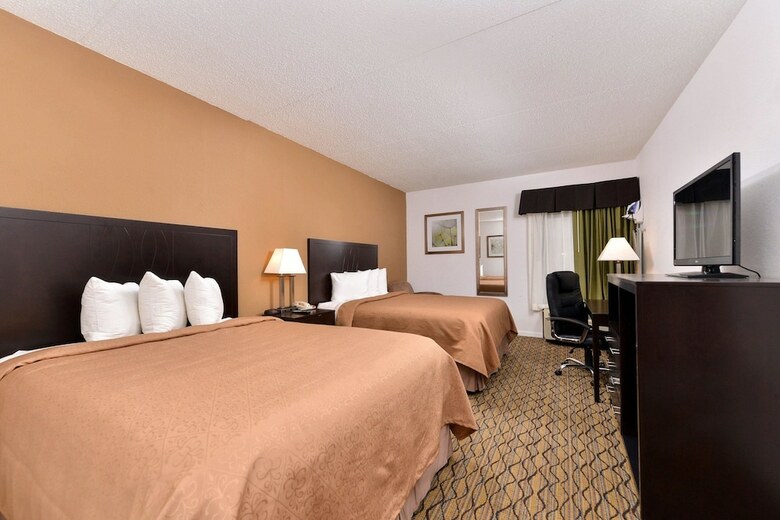 Hotel Quality Inn & Suites