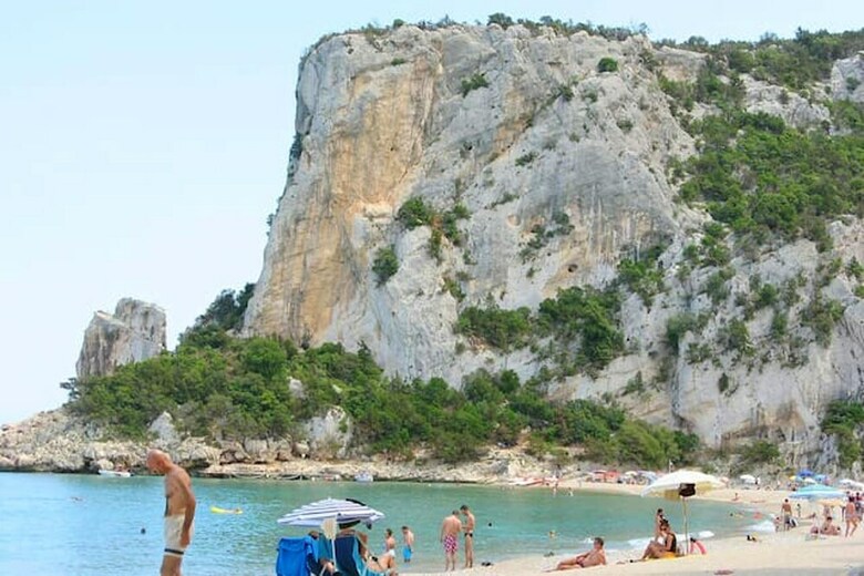 Apartment With 3 Bedrooms In Cala Gonone