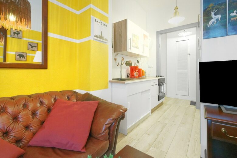 Sweet Central Tiny Apartment For 4 People