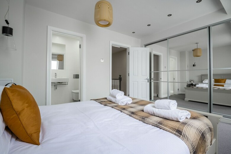 Majestic Modern Home Close To Waterloo�