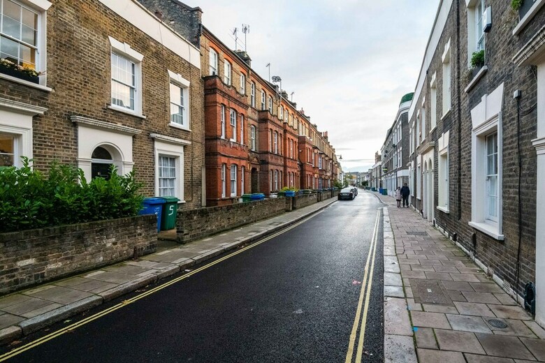 Majestic Modern Home Close To Waterloo�