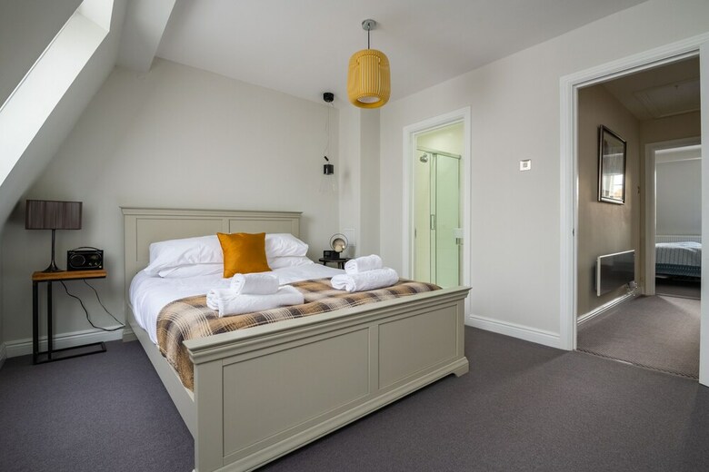 Majestic Modern Home Close To Waterloo�