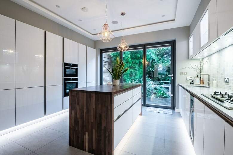 Majestic Modern Home Close To Waterloo�