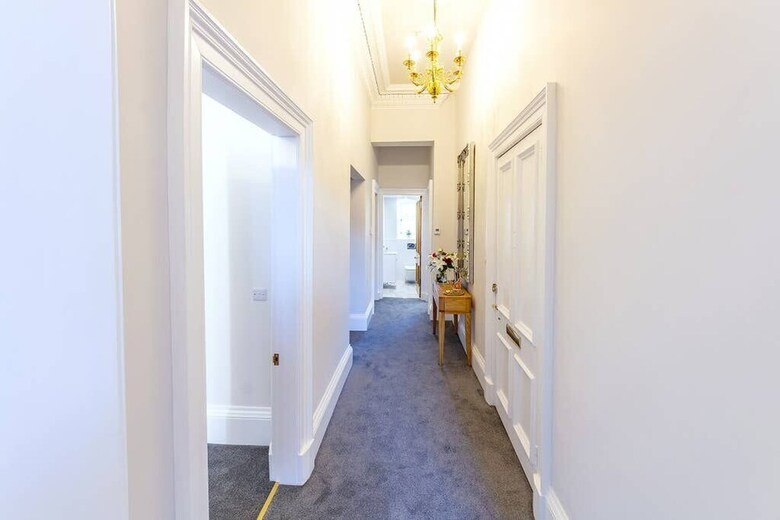 Wonderful Luxury West End Apartment
