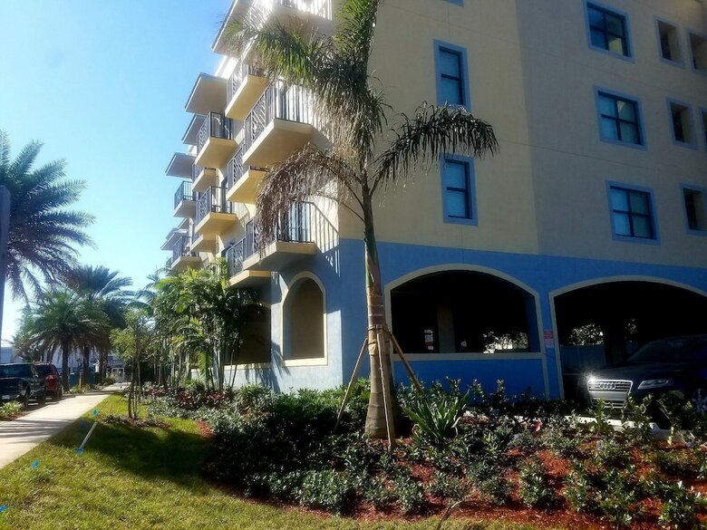 Vistalmar Queen Deluxe - One Bedroom Apartment