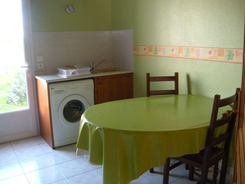 House With 2 Bedrooms In La Couarde-sur-mer, With Enclosed Garden And Wifi - 500 M From The Beach