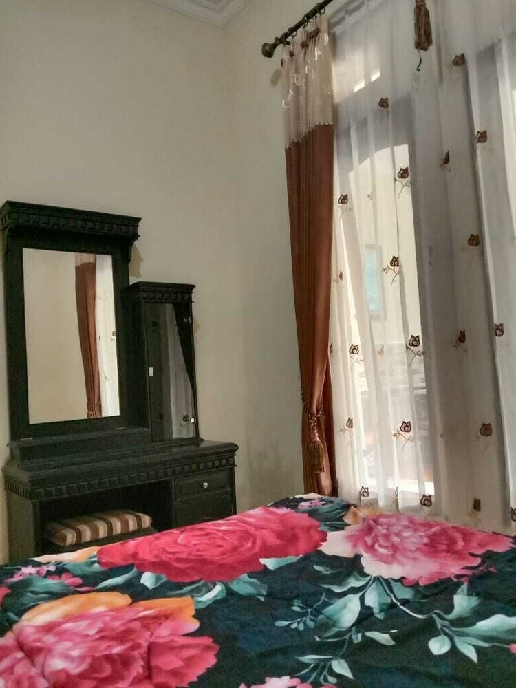 Hotel Lestary Homestay
