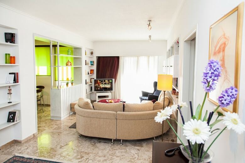 Calm Oasis Apartment In Marousi