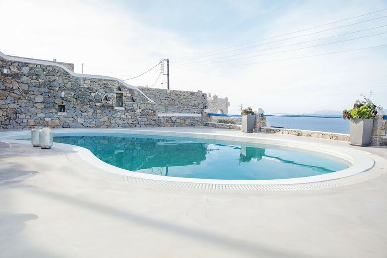 Serene Villa By Stylish Stays