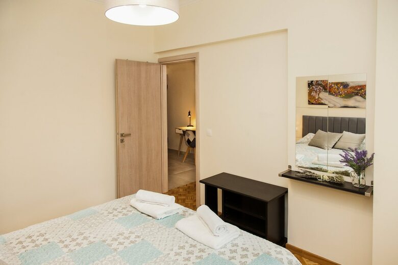 Restfull Fully Renovated Apartment In Thisio