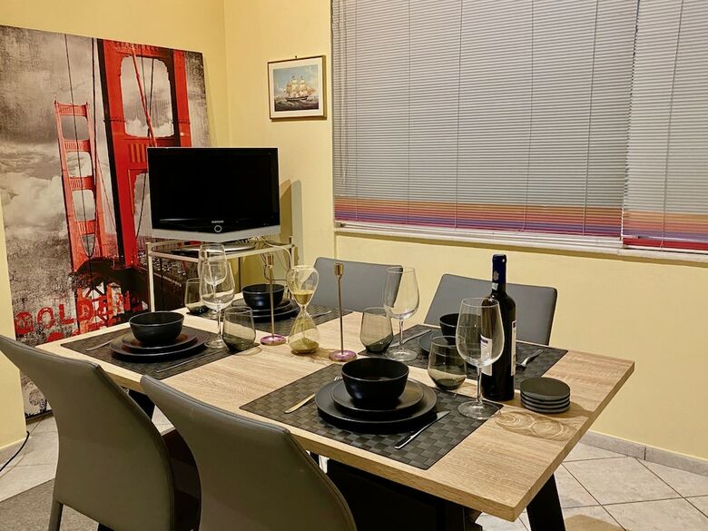 Chic Elegant New Apartment - Kolonaki