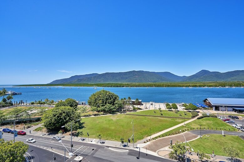 Apartamentos Luxury Cairns Penthouse Apt Ocean Views