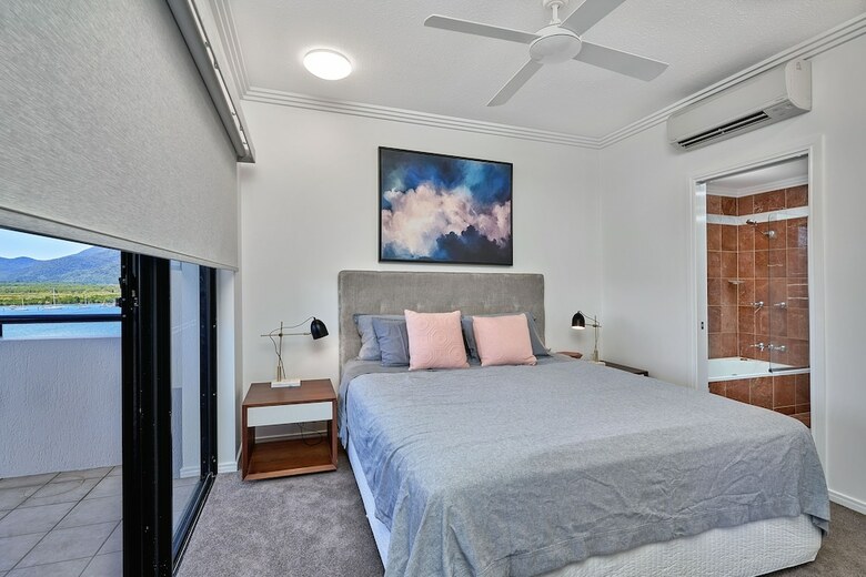 Apartamentos Luxury Cairns Penthouse Apt Ocean Views