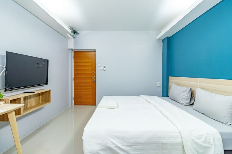 Your Place Hotel