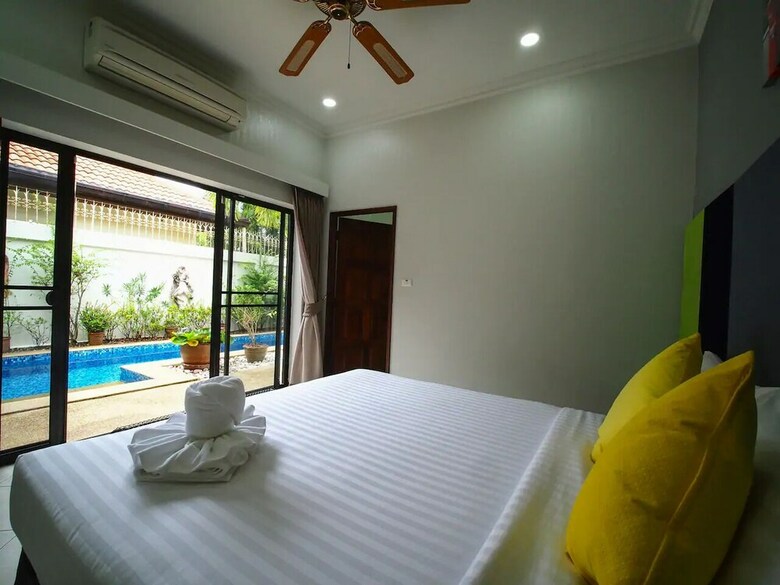 2bdr Majestic Villa - 300 From Beach