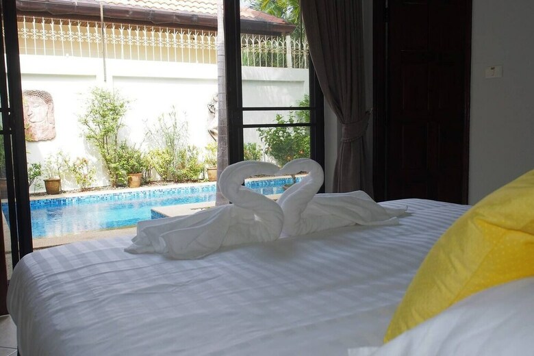 2bdr Majestic Villa - 300 From Beach