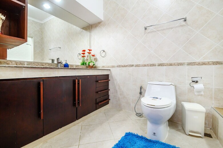 2bdr Majestic Villa - 300 From Beach