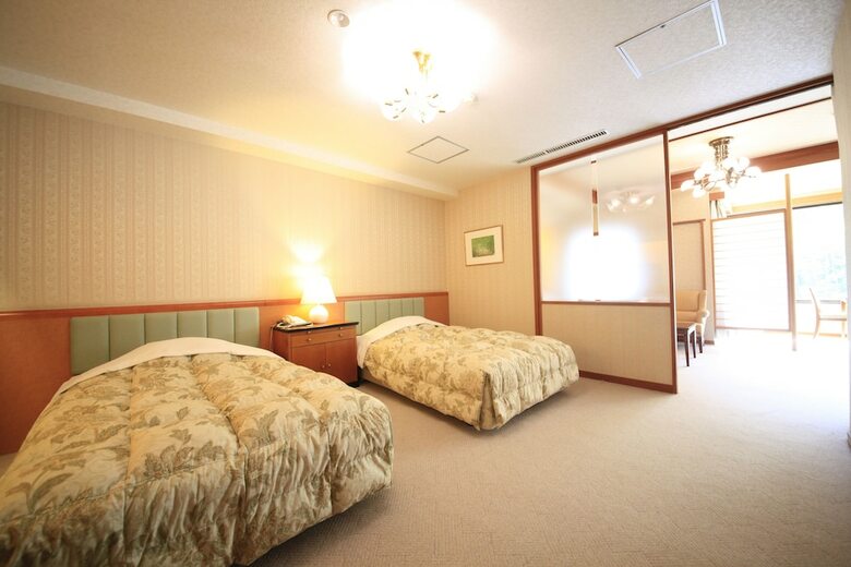 Ryotei Hanayura Ryokan