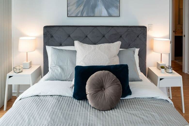 Elegant & Modern 2-bedroom Condo