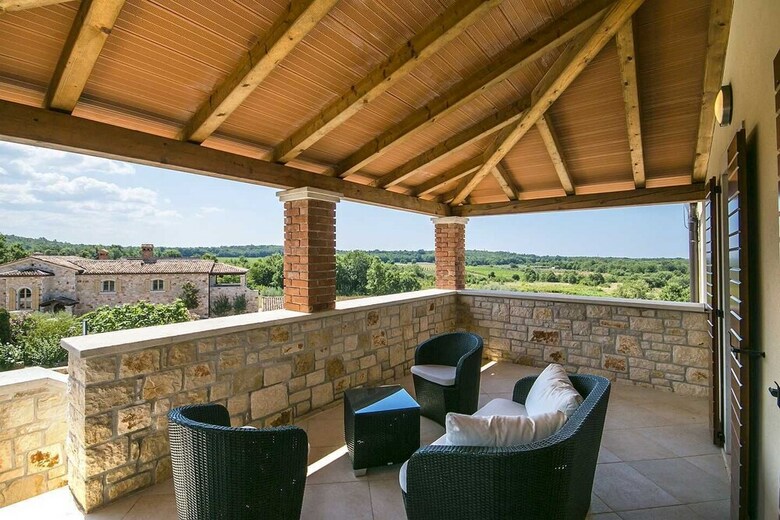 Villa Mayla