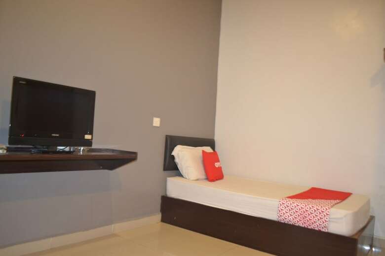 Oyo 89715 Ck Hotel
