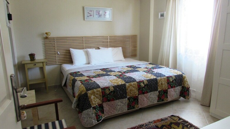 Bed & Breakfast Ege Han Otel