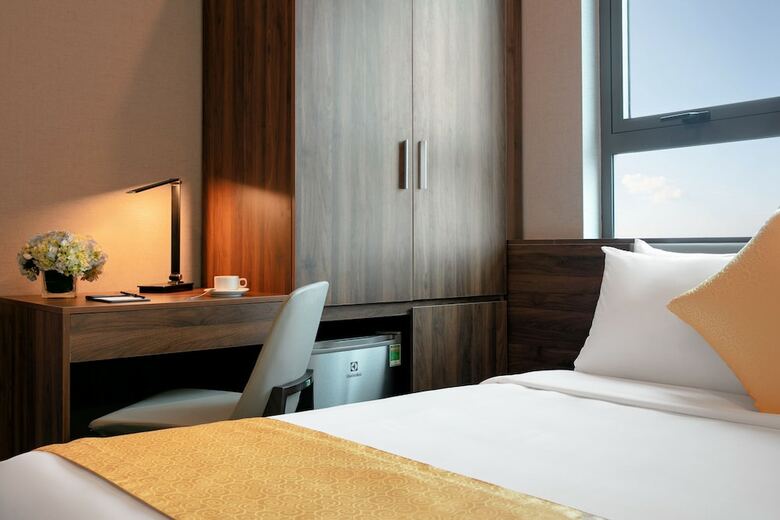 Golden Season Hotel