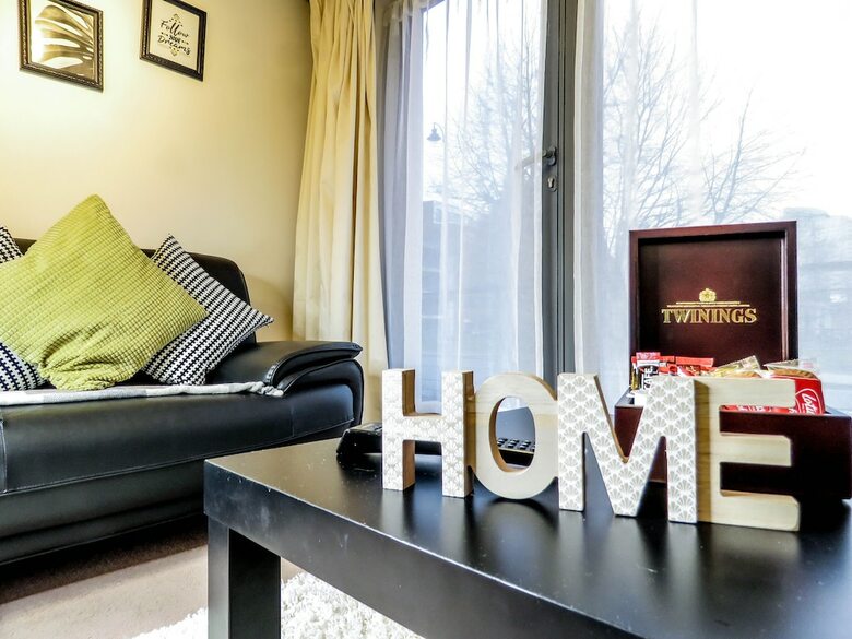 Tudors Esuites Skyline City Apartment