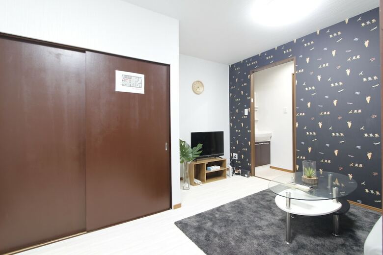 Ko's Apartment, Tatsumi West Station