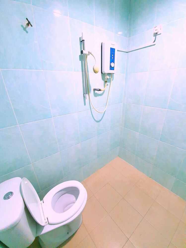 Oyo 89737 Hotel Tishoa