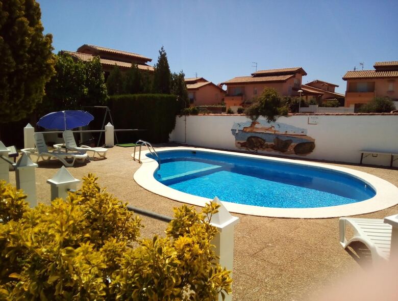 Apartamentos Ap Costas Les Illes
