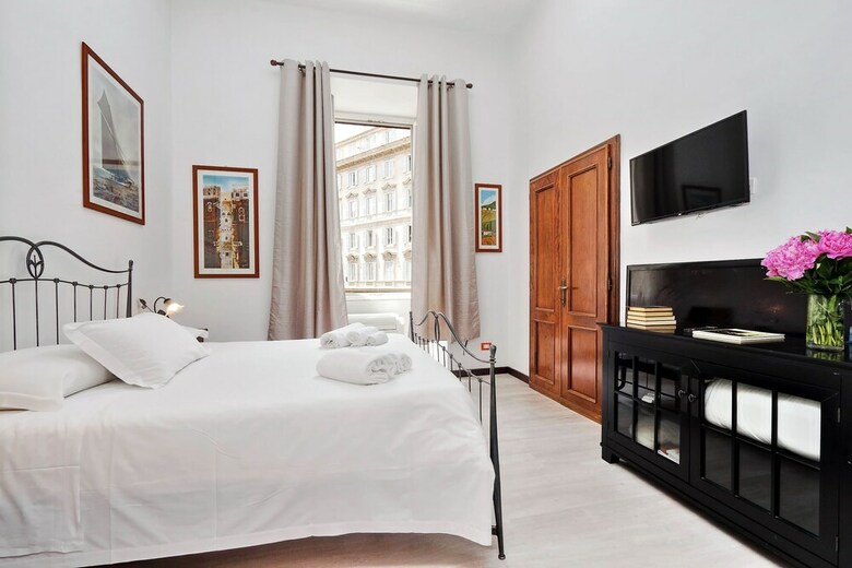 Cavour Square Apartment