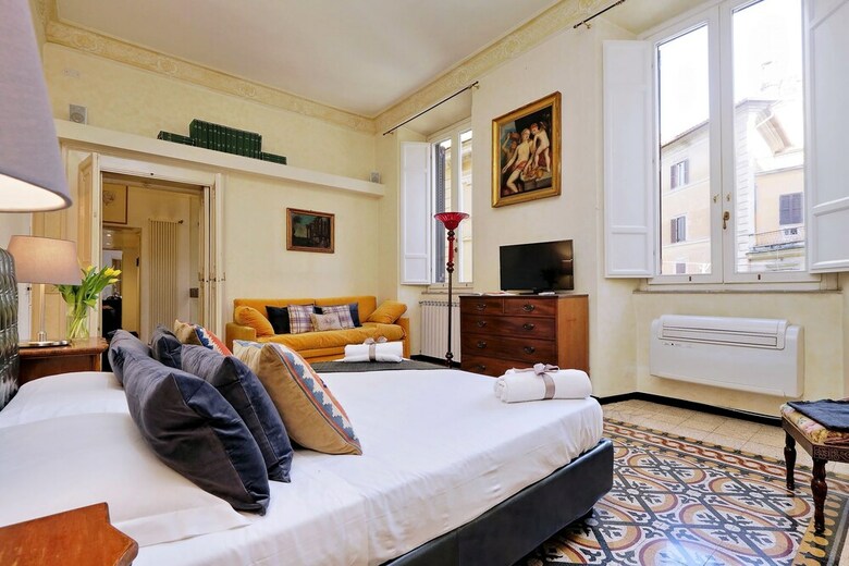 Three Bedrooms Spagna Apartment