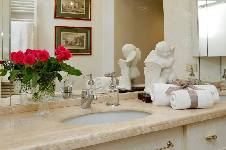 Three Bedrooms Spagna Apartment