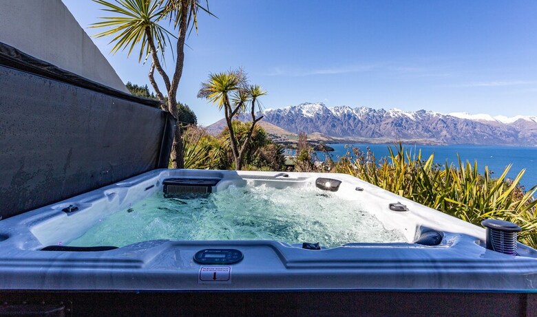 Alpine Gold With Incredible Lake Views Spa
