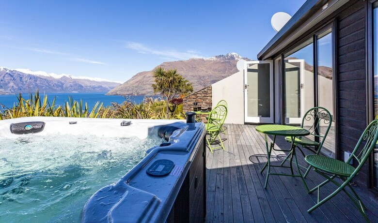Alpine Gold With Incredible Lake Views Spa