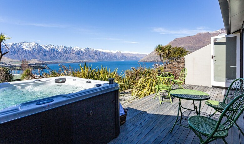 Alpine Gold With Incredible Lake Views Spa