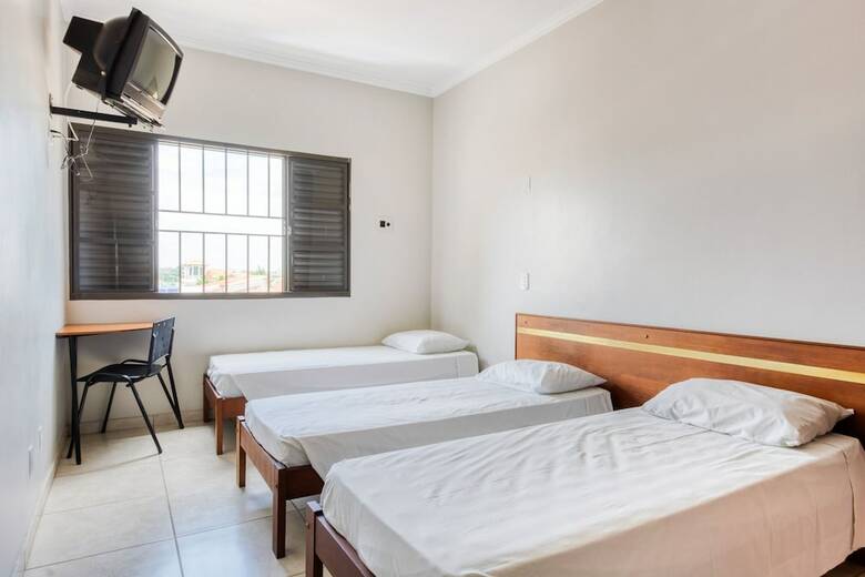 Oyo Luar Plaza Hotel
