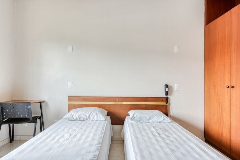 Oyo Luar Plaza Hotel