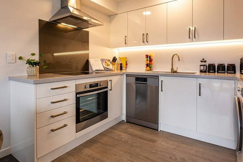 Central City Apartment Free Parking Great Views