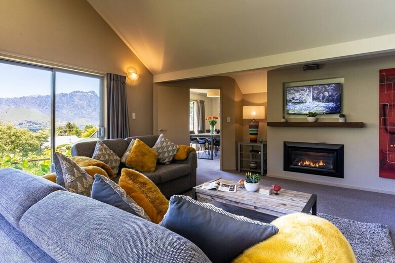 Large Distinctive And Spacious Family Home