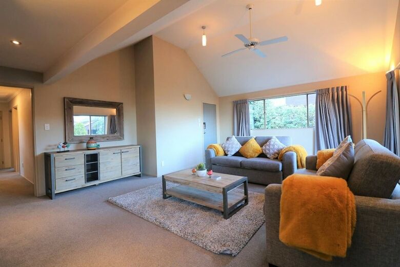Large Distinctive And Spacious Family Home