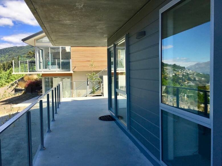 #52b Preston Heights Apartment
