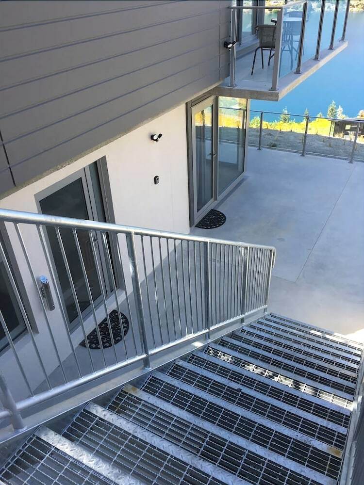 #52b Preston Heights Apartment