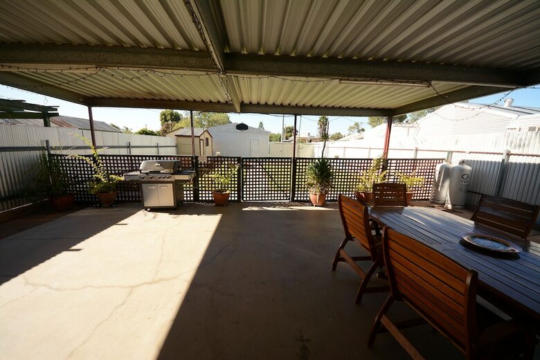 Hotel Emaroo Cottages Broken Hill