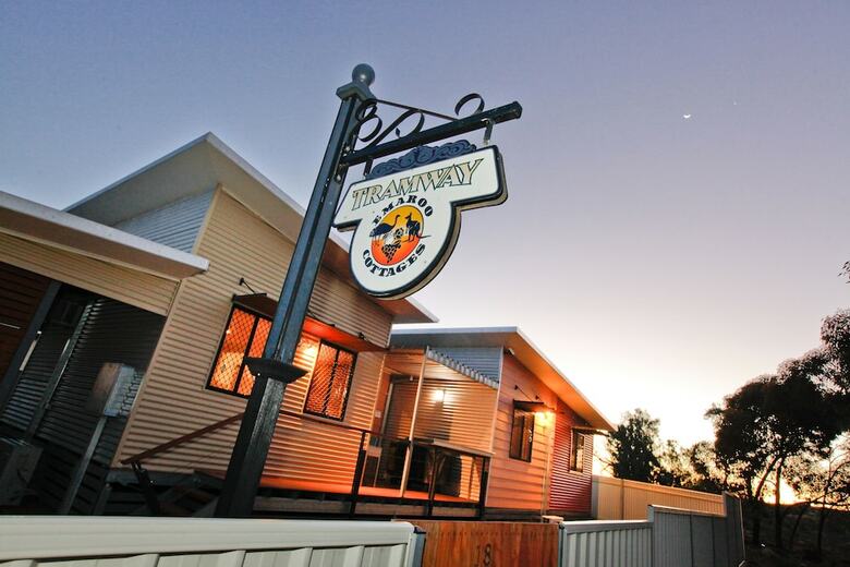 Hotel Emaroo Cottages Broken Hill