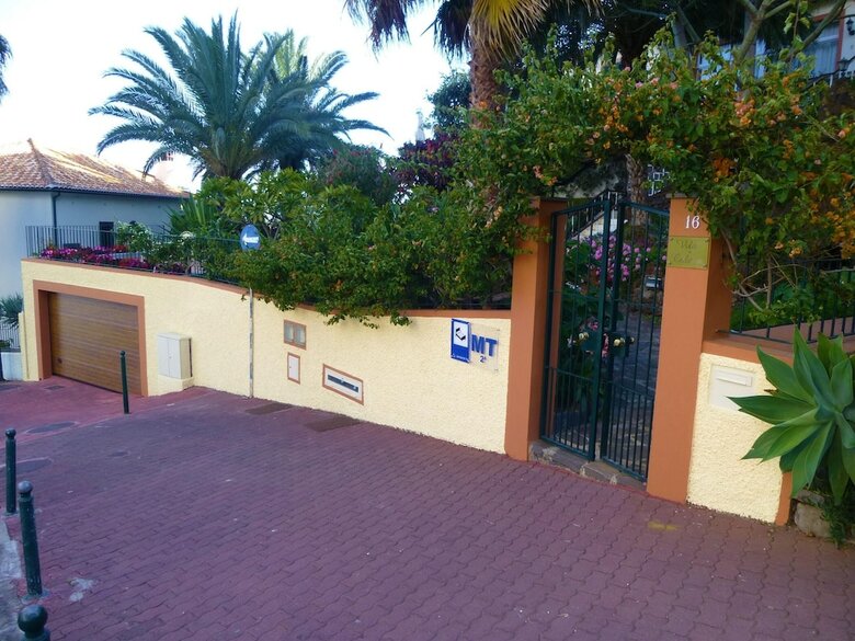 Bungalow With One Bedroom In S�o Martinho, Funchal, With Wonderful Sea View, Enclosed Garden And Wifi